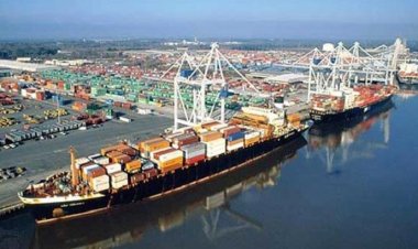 বাংলাদেশের জলসীমায় প্রবেশের অনুমতি পাচ্ছে না ৬৯ জাহাজ