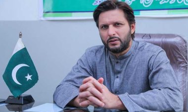 আফ্রিদি আবারও মাঠে ফিরছেন