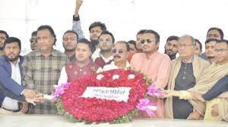 প্রতিষ্ঠাবার্ষিকীতে জিয়ার কবরে ছাত্রদলের শ্রদ্ধা