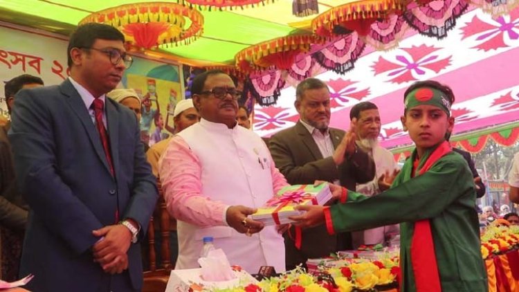 শিক্ষার্থীদের স্মার্ট হওয়ার আহ্বান খাদ্যমন্ত্রীর