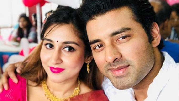বিয়ে সারলেন ঐন্দ্রিলা-অঙ্কুশ! বছরের প্রথম দিনেই টলিপাড়ায় সুখবরের গুঞ্জন