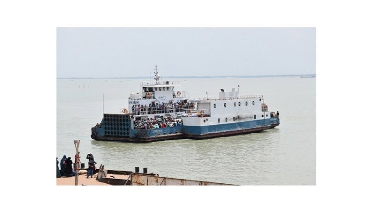সাড়ে ৫ ঘণ্টা পর দৌলতদিয়া-পাটুরিয়ায় ফেরি চলাচল স্বাভাবিক