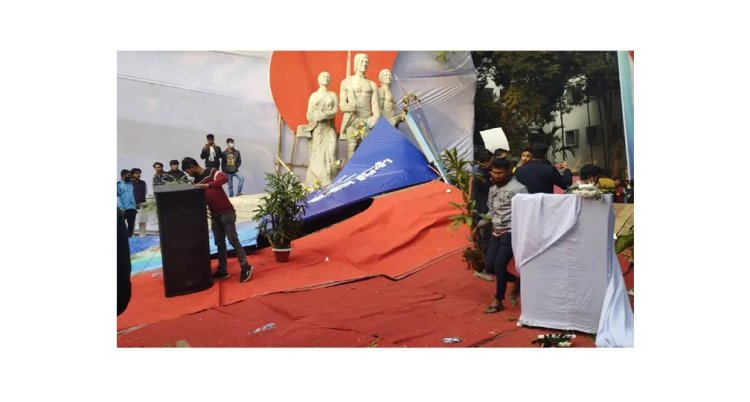 ওবায়দুল কাদেরের বক্তব্যের সময় ভেঙে পড়ল মঞ্চ