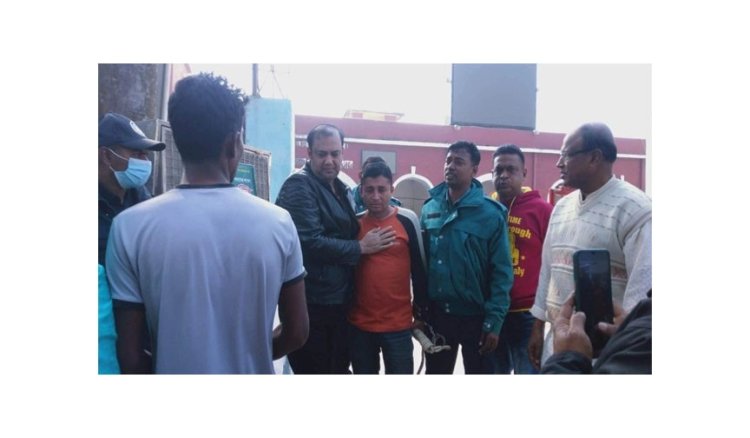 হাতকড়া নিয়ে সন্তানের জানাজায় যুবদল নেতা ইয়াকুব