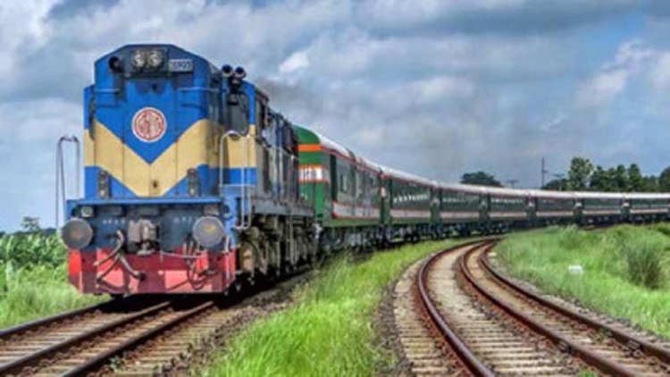 টাঙ্গাইলে ট্রেনের ধাক্কায় অটোরিকশার ৫ যাত্রী নিহত