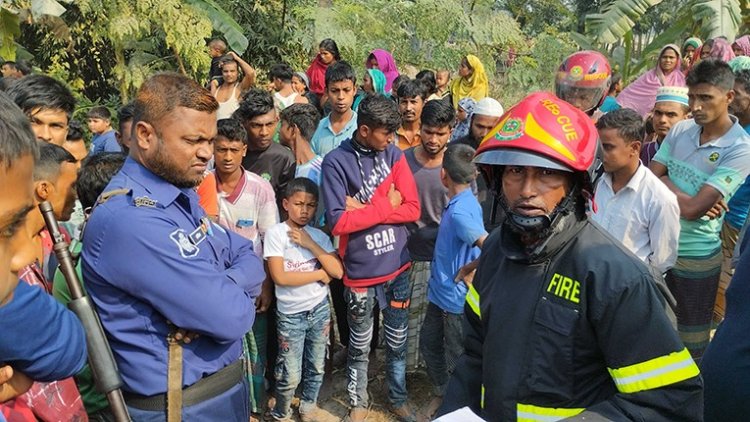 পলাশবাড়িতে বাসচাপায় মোটরসাইকেল আরোহী তিন বন্ধু নিহত
