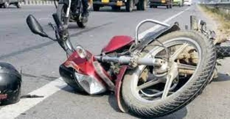 পল্টনে লরির ধাক্কায় মোটরসাইকেল চালক নিহত