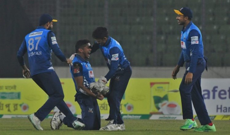 তাসকিনের গতিঝড়ে বিধ্বস্ত খুলনা, ১০৮ রান নিয়ে জিতলো ঢাকা