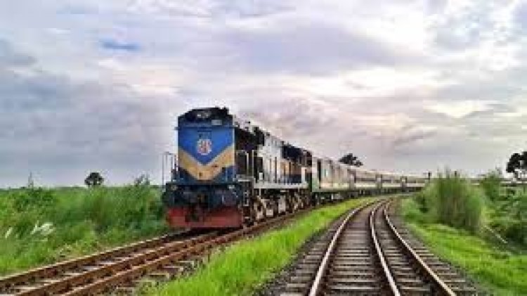 প্রধানমন্ত্রীর জনসভায় যাতায়াতে চলছে ৭ স্পেশাল ট্রেন