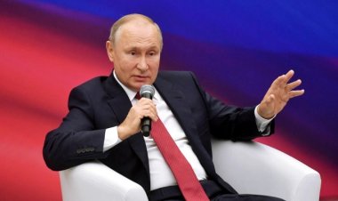 দ্বিতীয় বিশ্বযুদ্ধের কথা তুলে ‘নব্য-নাৎসিদের’ ধ্বংসের হুঁশিয়ারি দিলেন পুতিন