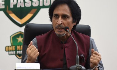 পিএসএলে ধারাভাষ্য নিয়ে মুখোমুখি রমিজ–পিসিবি