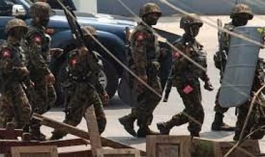 মিয়ানমারের ৩৭ শহরে মার্শাল ল জারি