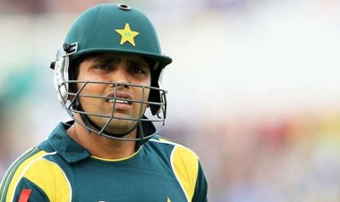 ক্রিকেটকে বিদায় বলে দিলেন কামরান আকমল