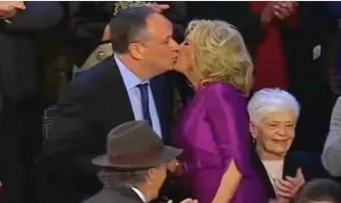 কমলার স্বামীকে পেয়ে এ কী করলেন বাইডেনের স্ত্রী!