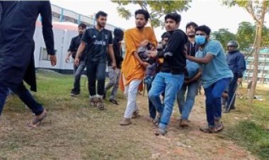 আনন্দমোহন কলেজ ছাত্রলীগের দুগ্রুপের সংঘর্ষে আহত ৭