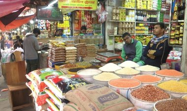 পণ্যের মূল্যবৃদ্ধিতে একে অন্যকে দোষারোপ