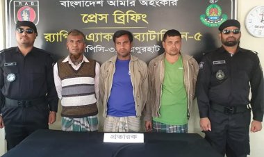 চাকরির লোভ দেখিয়ে লাখ হাতিয়ে নিতেন তারা