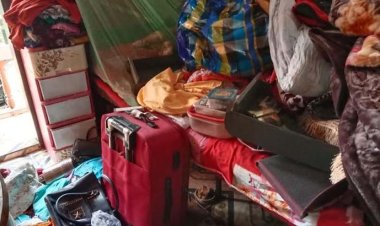 পিস্তল ঠেকিয়ে বাড়ির সবাইকে আটকে রেখে ডাকাতি