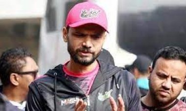 অন্যরকম সেঞ্চুরির দ্বারপ্রান্তে মাশরাফি