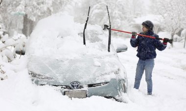 তুষারঝড়ে বিধ্বস্ত আমেরিকায় বন্ধ বহু স্কুল, বাতিল হাজারো ফ্লাইট