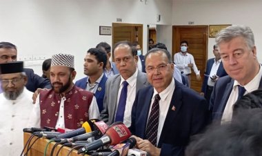 নির্বাচনকালীন সরকার নিয়ে দুদলের অনড় অবস্থান বিপজ্জনক: সিইসি