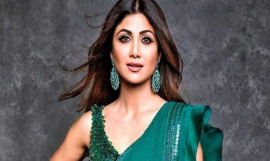 খোলামেলা পোশাকে সমালোচিত শিল্পা