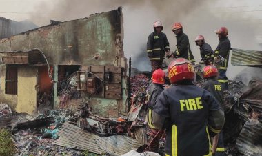 আড়াইহাজারে কেমিক্যাল কারখানায় আগুন