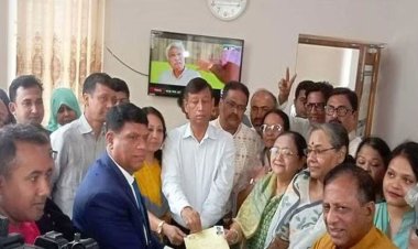 রুমিনের আসনে মনোনয়নপত্র জমা দিলেন ইনুর স্ত্রী রীনা