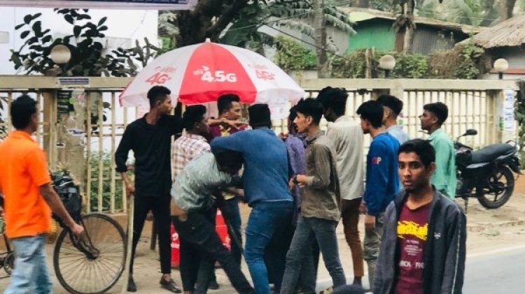 নোয়াখালীতে কিশোর গ্যাংয়ের হামলায় সাংবাদিকসহ আহত ৫