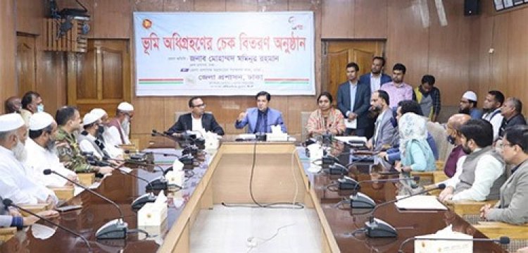 ‘টাউট, দালালদের আইনের আওতায় আনা হবে’