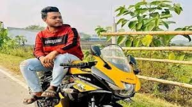 ট্রাকের ধাক্কায় প্রাণ গেল কলেজছাত্রের