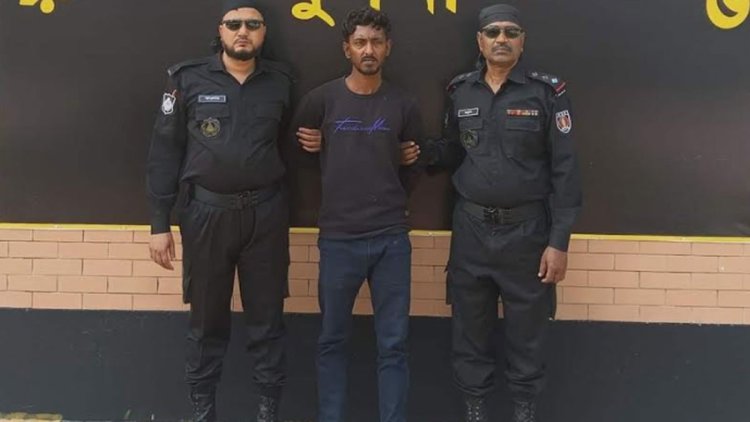 কিস্তির টাকা চাওয়ায় কালেকশন অফিসারকে কুপিয়ে জখম