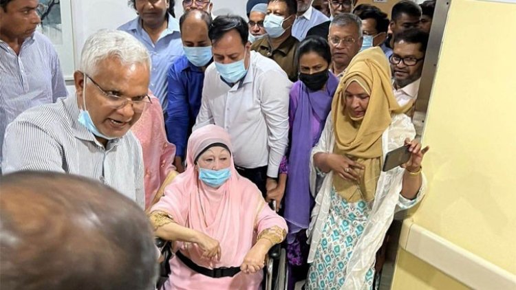 খালেদা জিয়ার শারীরিক অবস্থা আগের মতোই আছে: ডা: জাহিদ