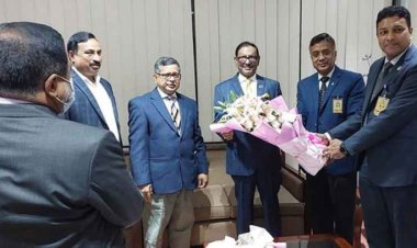 স্বাস্থ্য পরীক্ষার জন্য সিঙ্গাপুরের পথে ওবায়দুল কাদের