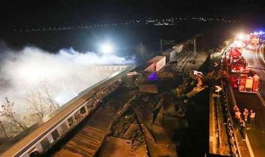 গ্রিসে দুই ট্রেনের মুখোমুখি সংঘর্ষে নিহত বেড়ে ২৬