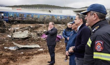 ট্রেন দুর্ঘটনায় ৩৮ জন নিহত, দায় নিয়ে গ্রিসের পরিবহণমন্ত্রীর পদত্যাগ