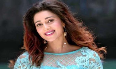 একের পর এক অশালীন মন্তব্য, যা বললেন সায়ন্তিকা