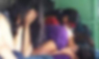 ম্যাসাজ পার্লারের আড়ালে অনৈতিক কাজ, গ্রেপ্তার ৭ তরুণী