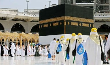 হজের প্যাকেজ কমিয়ে ৪ লাখ টাকা পুনর্নির্ধারণ করতে নোটিশ