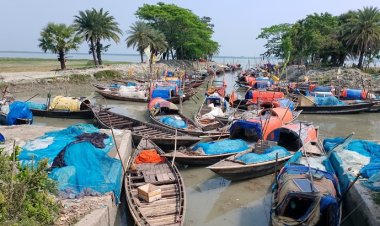 ‘সরকারের চাল না পেলে নিষেধাজ্ঞা অমান্য করে নদীতে নামতে বাধ্য হব’