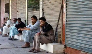 চাকরি হারানোর শঙ্কায় পাকিস্তানের ১০ লাখ শ্রমিক!