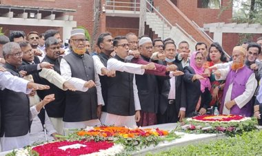 টুঙ্গিপাড়ায় আওয়ামী লীগ নেতাদের শপথ পড়ালেন পলক