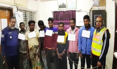 পদ্মা নদী থেকে ৭ চাঁদাবাজকে আটক করেছে নৌপুলিশ