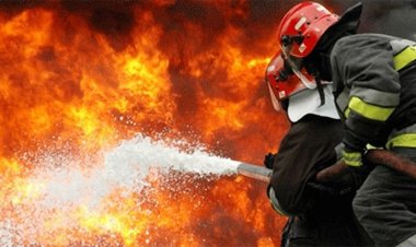 চট্টগ্রামে তুলার গোডাউনে ভয়াবহ অগ্নিকাণ্ড