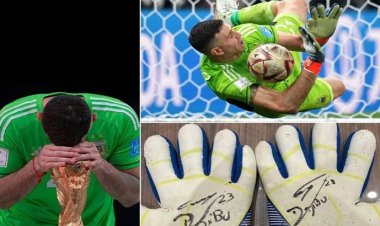 বিশ্বকাপ ফাইনালের সেই গ্লাভস যত টাকা বিক্রয় করলেন মার্টিনেজ