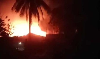 তেজকুনিপাড়া বস্তিতে আগুন, নিয়ন্ত্রণে ১১ ইউনিট