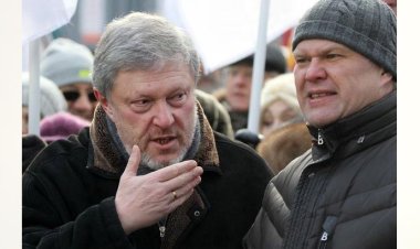 ‘ইউক্রেনের বিরুদ্ধে পারমাণবিক অস্ত্র ব্যবহার করছে রাশিয়া’