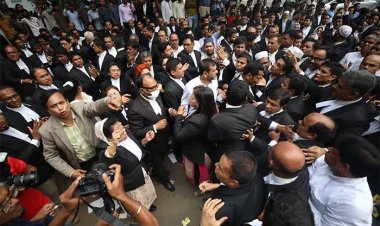 সুপ্রিম কোর্টের ইতিহাসে এ এক নজিরবিহীন ঘটনা