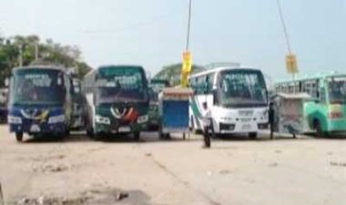 ময়মনসিংহ-কিশোরগঞ্জ মহাসড়কে হঠাৎ বাস চলাচল বন্ধ