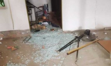 চিত্রনায়িকা মাহির স্বামীর গাড়ির শো রুমে হামলা-ভাংচুর